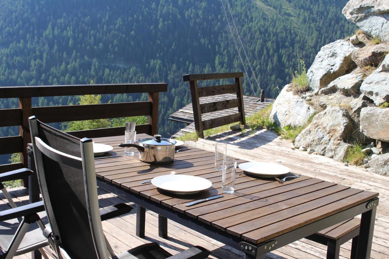 Chalet Amos Villa กรีเมนทซ์ ภายนอก รูปภาพ