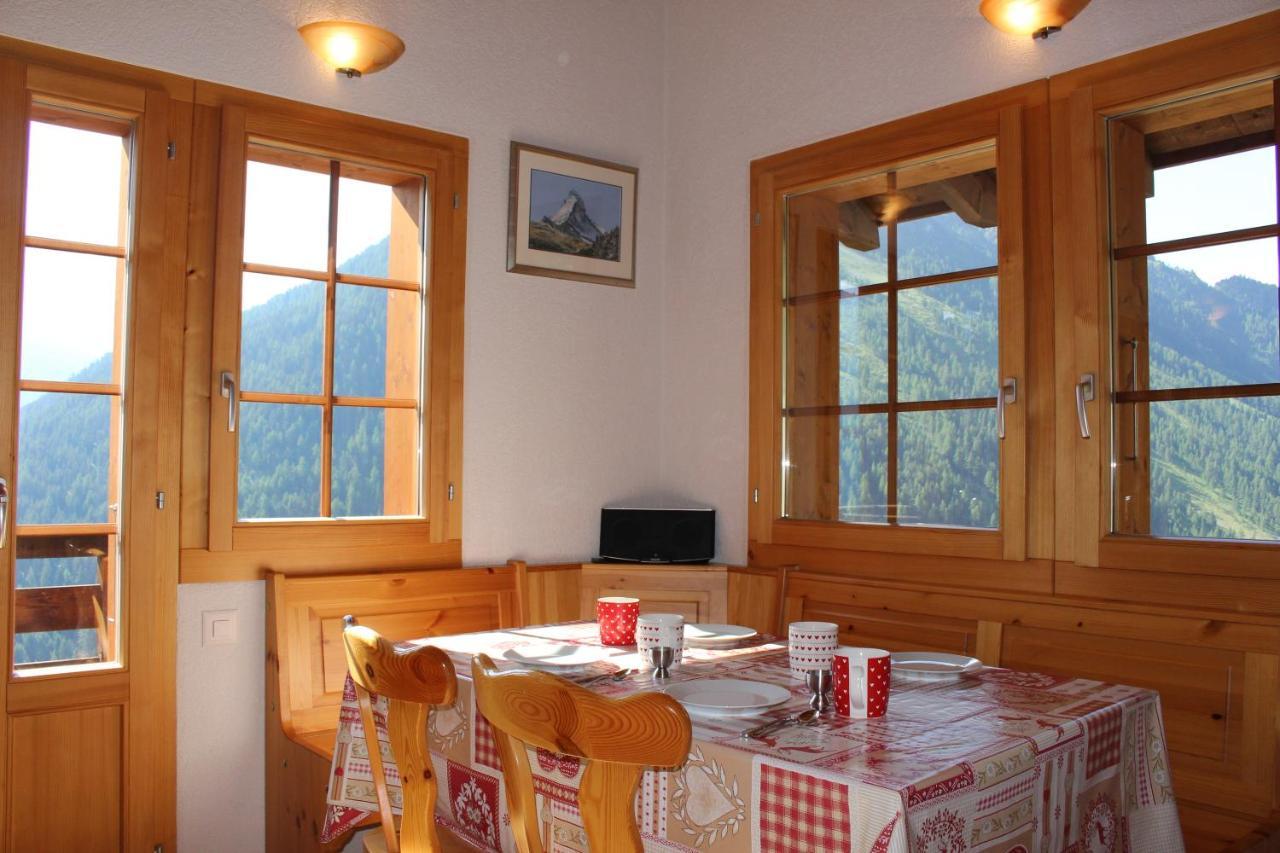 Chalet Amos Villa กรีเมนทซ์ ภายนอก รูปภาพ