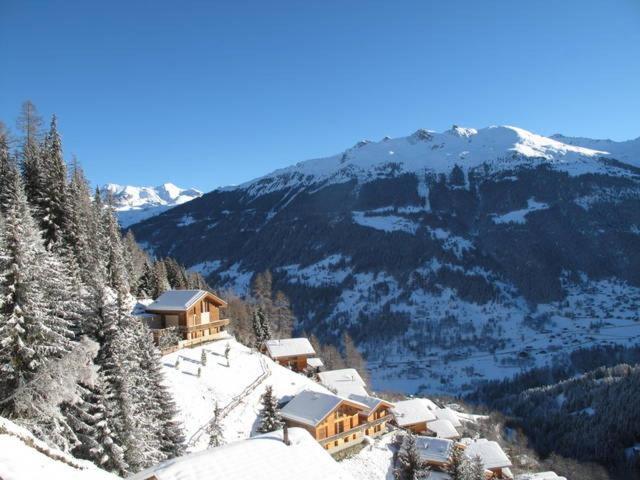 Chalet Amos Villa กรีเมนทซ์ ภายนอก รูปภาพ